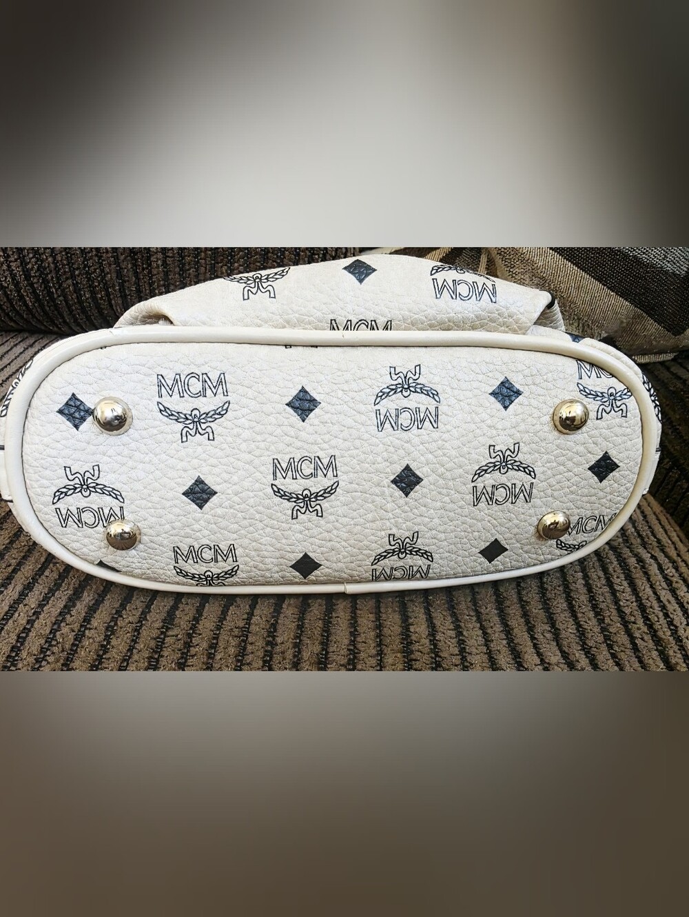 Small Creamy Bag - Picture 9 of 9